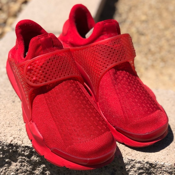 nike sock dart triple red